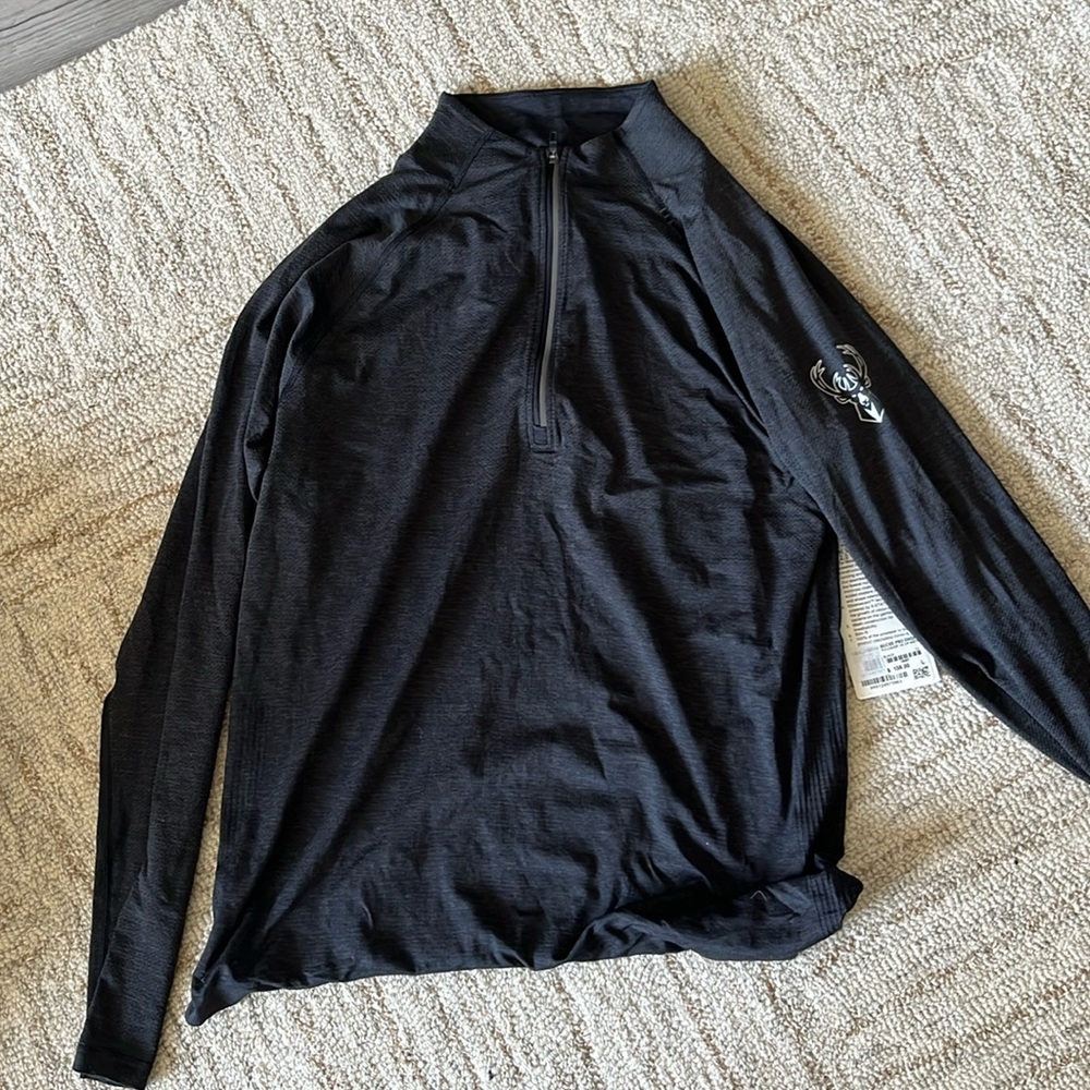 Lululemon Milwaukee Bucks Metal Vent Tech 1/2 Zip